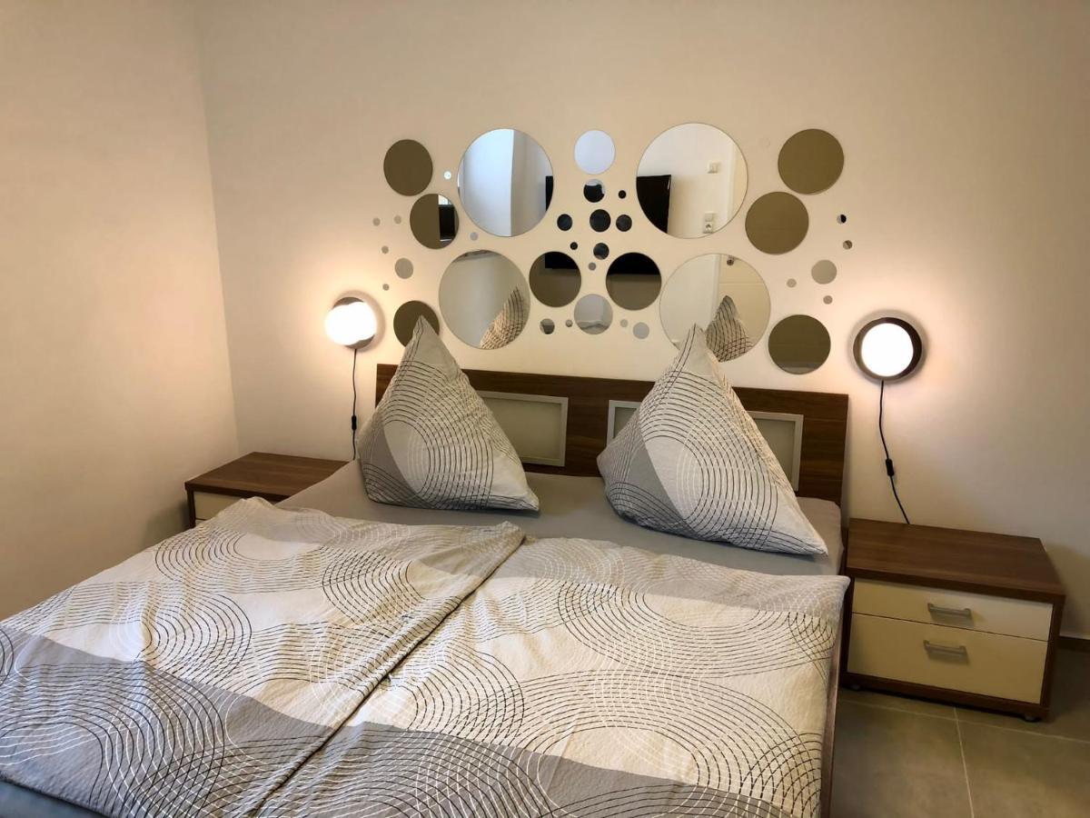 Erdgeschoss-Appartement Mit Seeterasse Ahrensbok Dış mekan fotoğraf