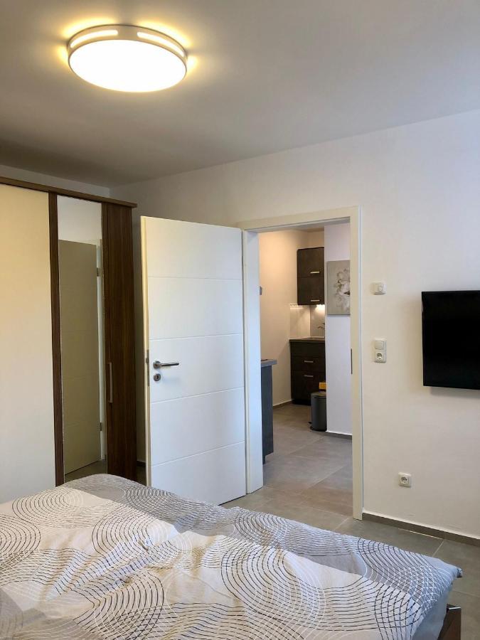 Erdgeschoss-Appartement Mit Seeterasse Ahrensbok Dış mekan fotoğraf
