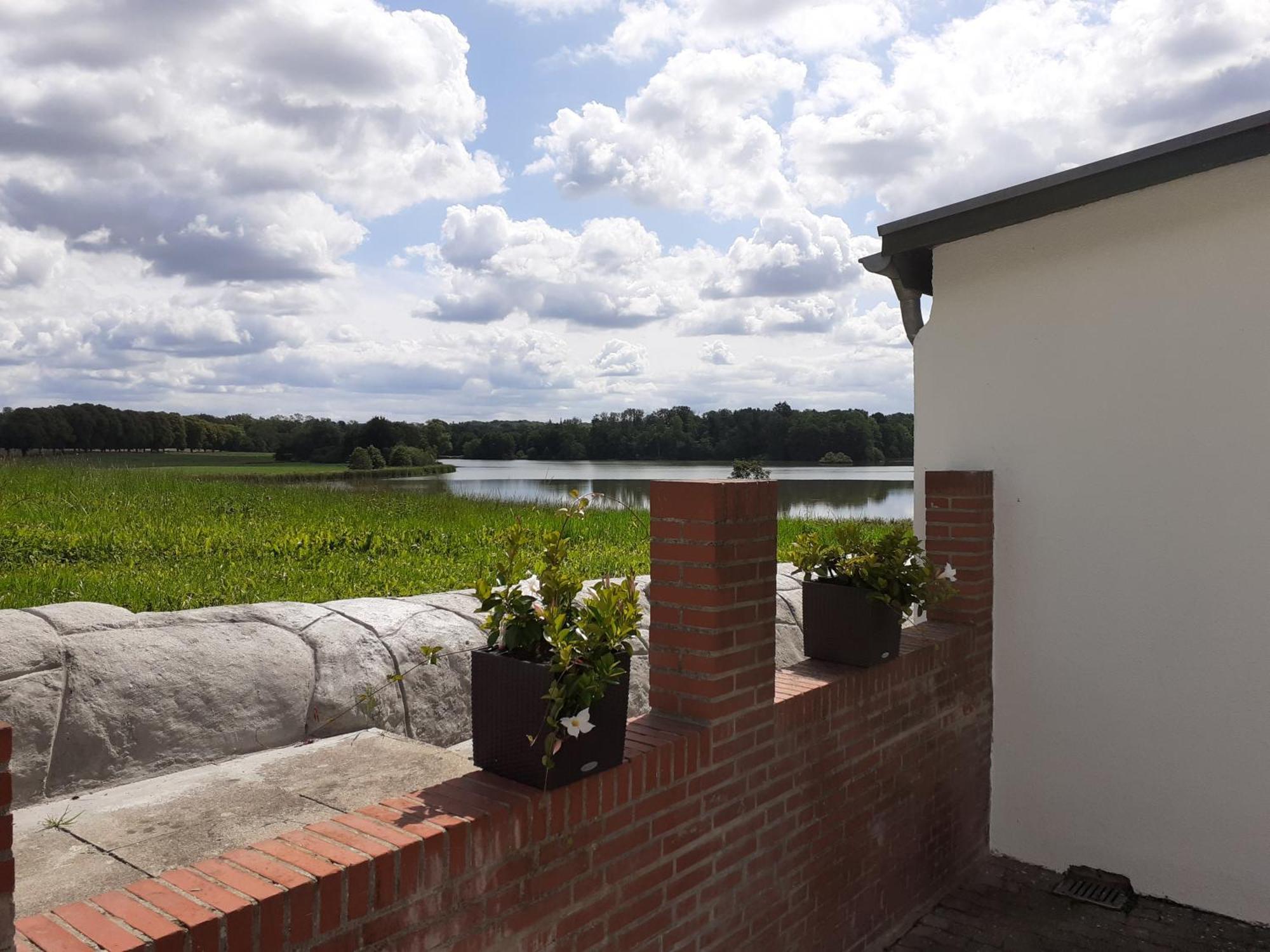 Erdgeschoss-Appartement Mit Seeterasse Ahrensbok Oda fotoğraf